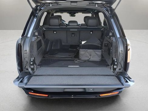 New 2026 Land Rover Range Rover Long Wheelbase SE image 24