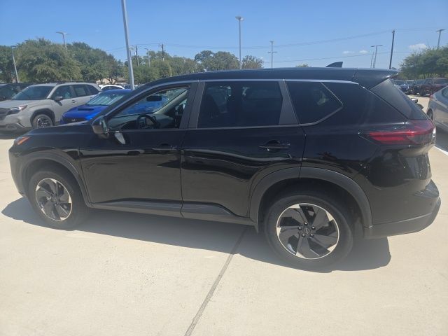 Used 2025 Nissan Rogue SV FWD image 5