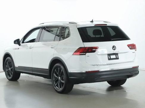 Certified 2024 Volkswagen Tiguan SE AWD/4WD image 43