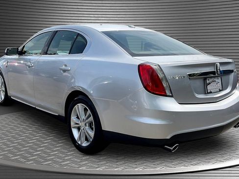 Used 2010 Lincoln MKS FWD image 4