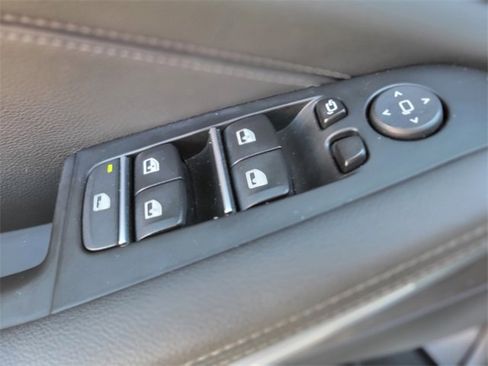 Used 2022 BMW X5 sDrive40i w/ M Sport Package image 16