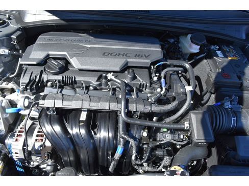 New 2026 Hyundai Elantra SE image 8