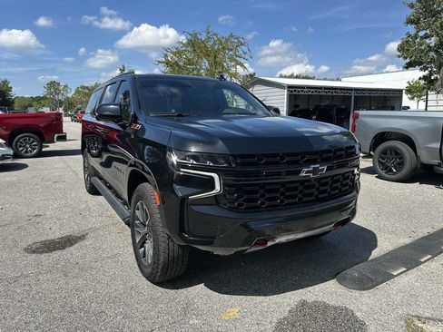 Certified 2024 Chevrolet Suburban Z71 w/ Luxury Package AWD/4WD image 8