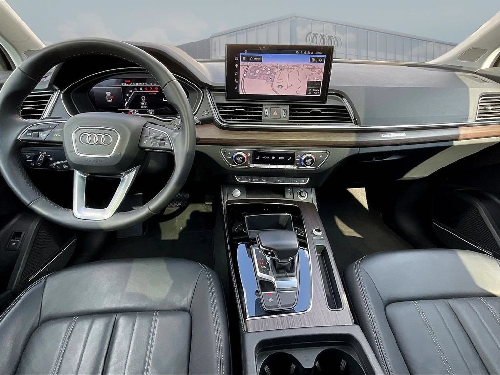 Used 2023 Audi Q5 2.0T Premium Plus w/ Premium Plus Package AWD/4WD image 9