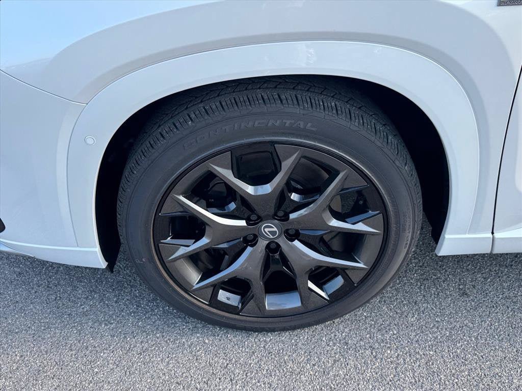 Used 2026 Lexus TX 500h AWD w/ Technology Package image 11