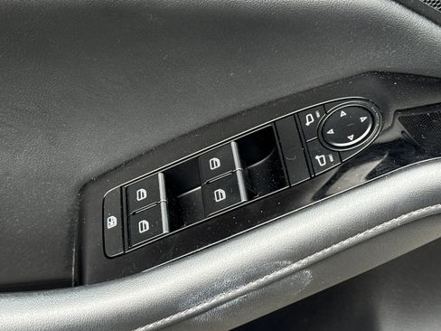 Used 2025 MAZDA MAZDA3 s FWD image 14