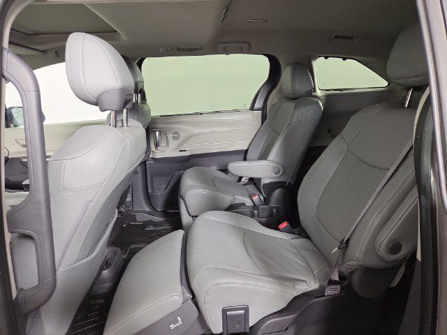 Used 2024 Toyota Sienna Limited AWD/4WD image 16