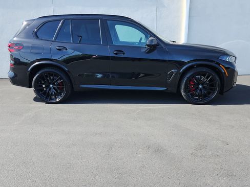 New 2026 BMW X5 xDrive40i w/ M Sport Package AWD/4WD image 3