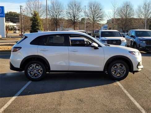 New 2026 Honda HR-V LX image 2