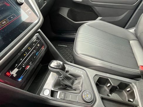 Used 2024 Volkswagen Tiguan SE R-Line image 22