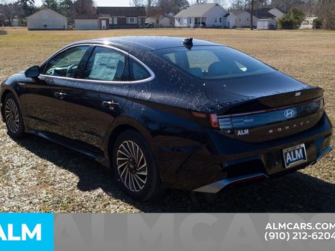 Used 2025 Hyundai Sonata Limited FWD image 7