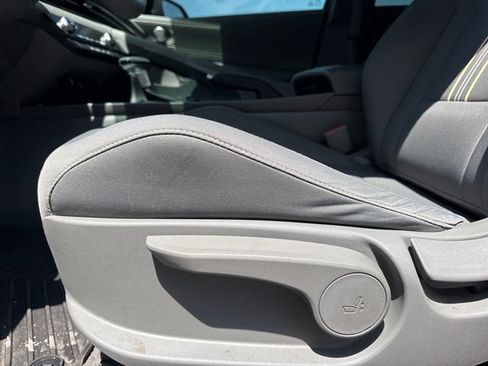 Used 2025 Hyundai Elantra Sport FWD image 13