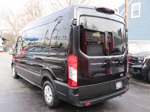 Used 2023 Ford Transit 350 XLT image 3