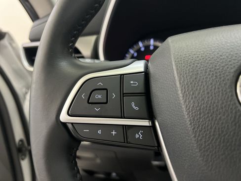 Used 2024 Toyota Highlander XLE AWD/4WD image 35