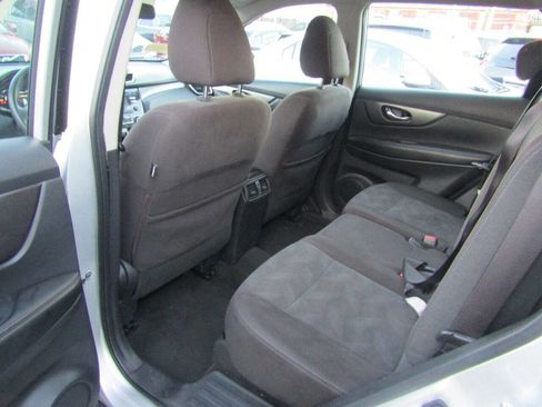 Used 2016 Nissan Rogue S image 26