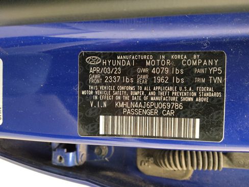 Used 2023 Hyundai Elantra Limited w/ Winter Weather Package FWD image 33