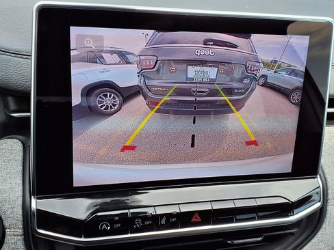 Used 2022 Jeep Compass Latitude image 8