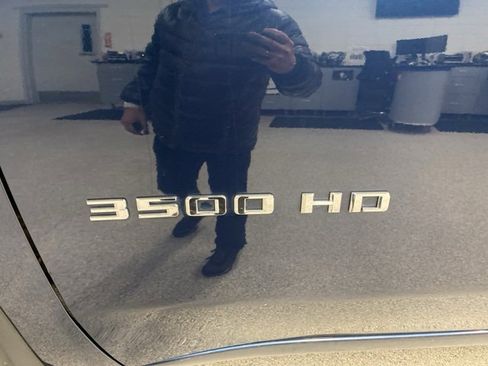 Used 2020 Chevrolet Silverado 3500 LTZ w/ LTZ Premium Package image 14