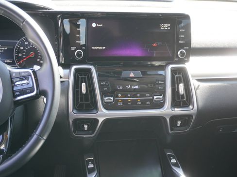 Used 2022 Kia Sorento S image 17