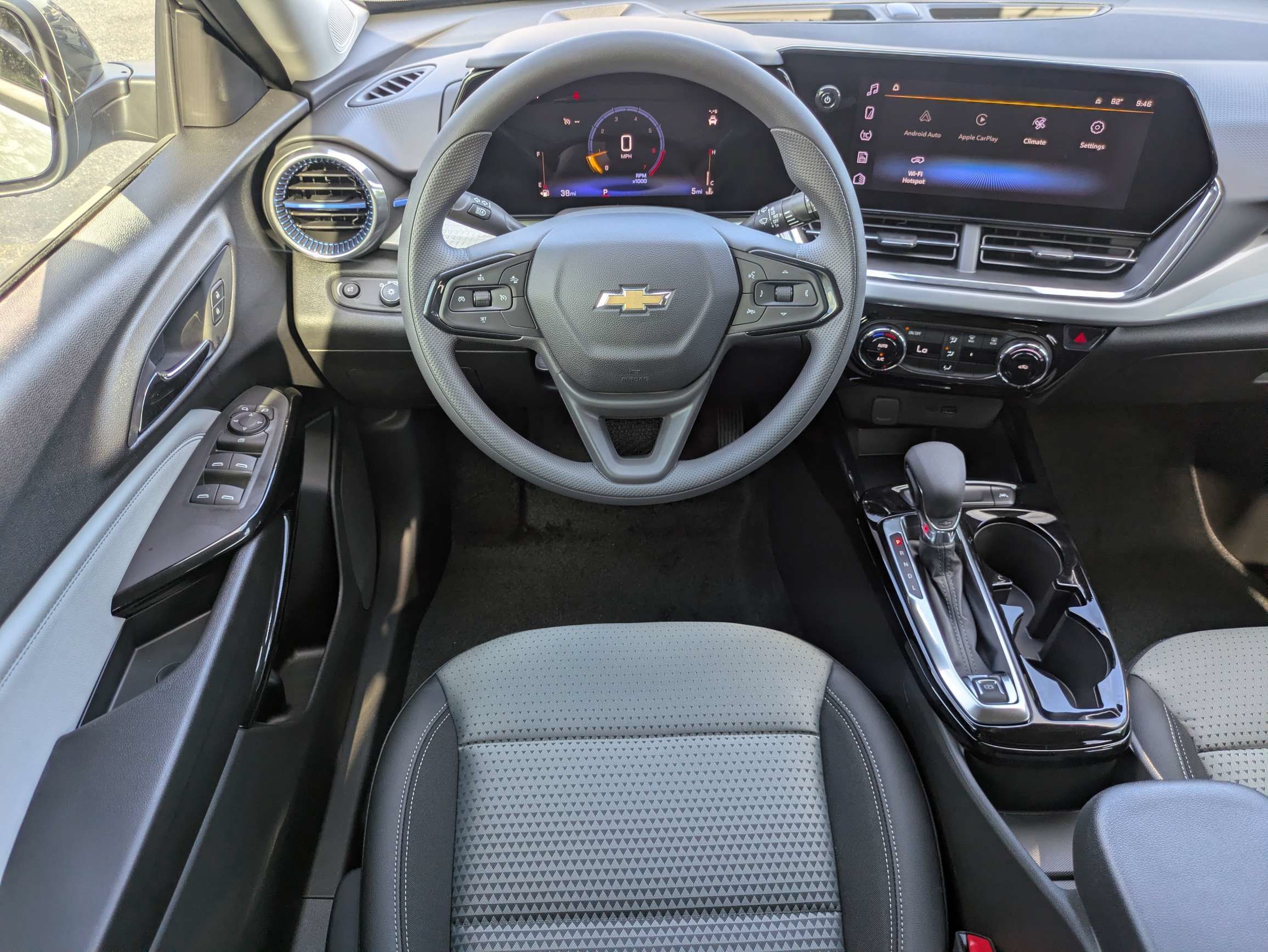 New 2026 Chevrolet Trax LT FWD image 4