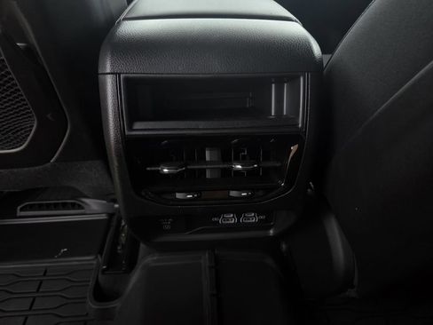 Used 2024 Jeep Grand Cherokee Altitude RWD image 20