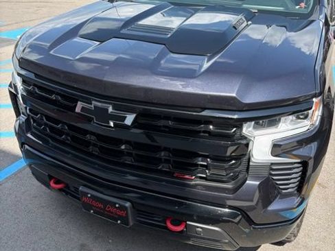 Used 2022 Chevrolet Silverado 1500 LT Trail Boss w/ Convenience Package II AWD/4WD image 2