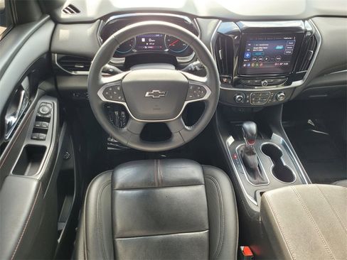 Used 2022 Chevrolet Traverse RS image 9