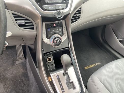 Used 2013 Hyundai Elantra GLS w/ Preferred Pkg image 37