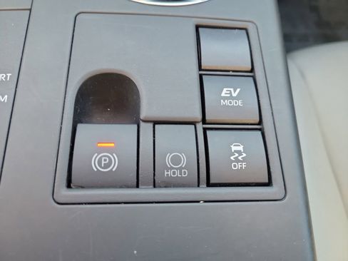 Used 2023 Toyota Highlander Bronze Edition image 26