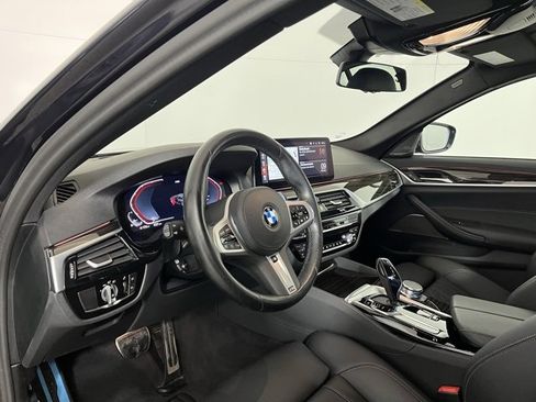 Certified 2023 BMW 540i xDrive w/ M Sport Package image 9