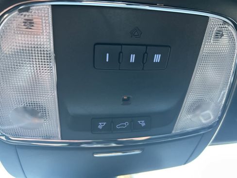 Used 2017 Jeep Grand Cherokee Limited image 47