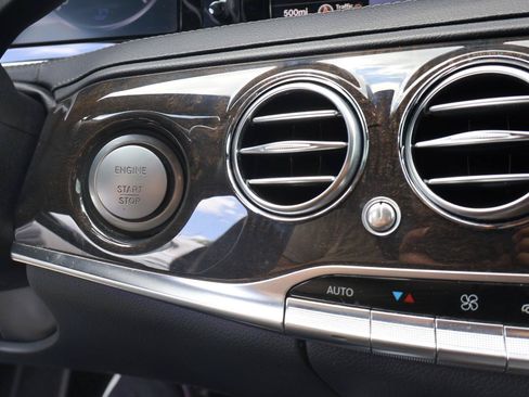 Used 2015 Mercedes-Benz S 550 Sedan image 36