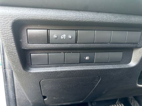 Used 2022 Mitsubishi Outlander ES AWD/4WD image 35