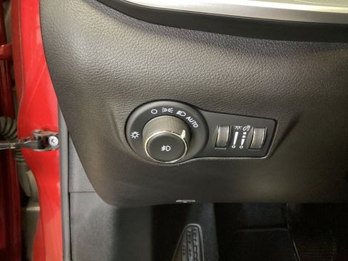 Used 2025 Jeep Compass Limited AWD/4WD image 18