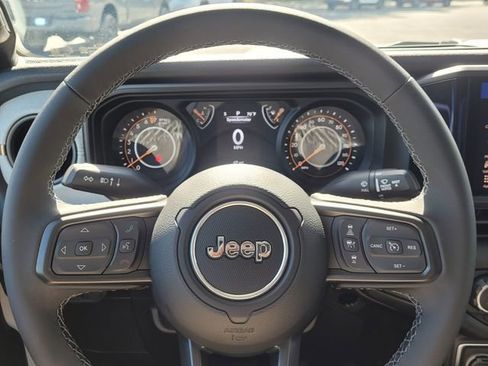 New 2025 Jeep Gladiator Sport image 11