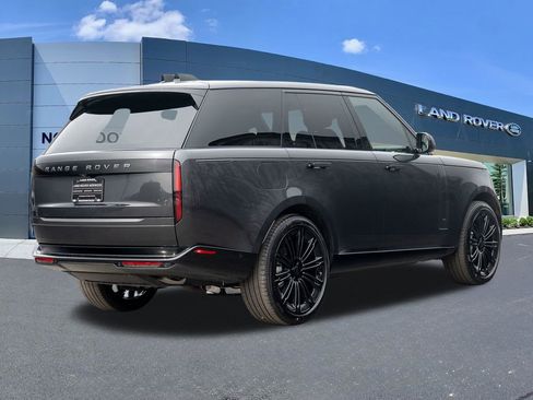New 2026 Land Rover Range Rover SE image 4