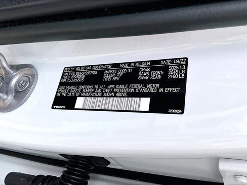 Used 2023 Volvo XC40 B5 Plus w/ Climate Package image 32