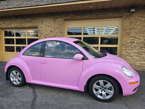 Used 2007 Volkswagen Beetle Coupe FWD image 1