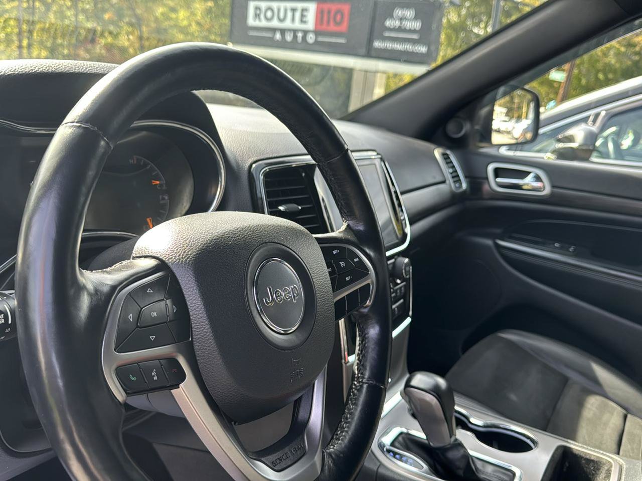 Used 2021 Jeep Grand Cherokee Laredo X AWD/4WD image 7