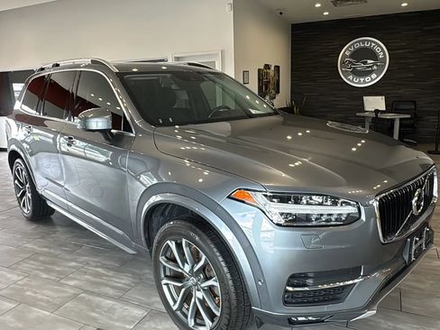 Used 2017 Volvo XC90 T6 Momentum w/ Vision Package AWD/4WD image 4