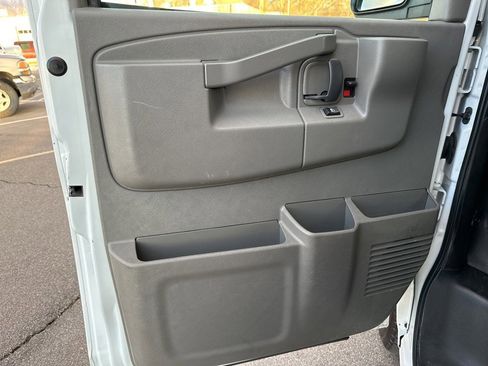 Used 2020 GMC Savana 3500 w/ Power Convenience Package image 18