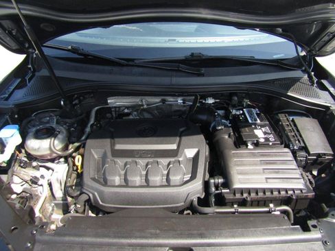 Used 2021 Volkswagen Tiguan SEL AWD/4WD image 25