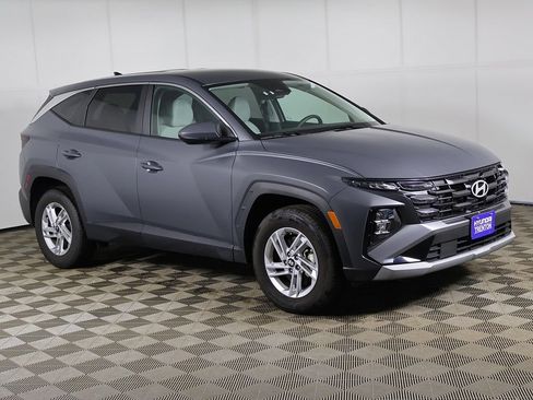 Certified 2025 Hyundai Tucson SE AWD/4WD image 39