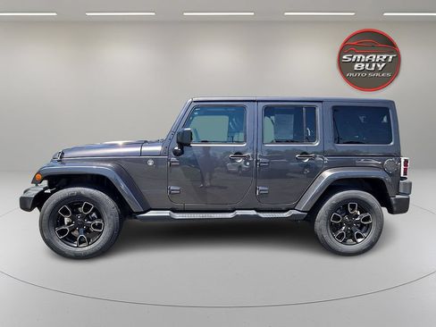 Used 2017 Jeep Wrangler Unlimited Sahara AWD/4WD image 8
