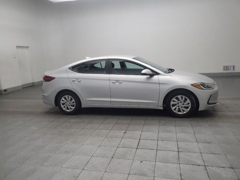 Used 2017 Hyundai Elantra SE w/ Cargo Package FWD image 11