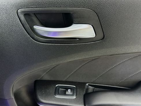 Used 2019 Dodge Charger SXT RWD image 29