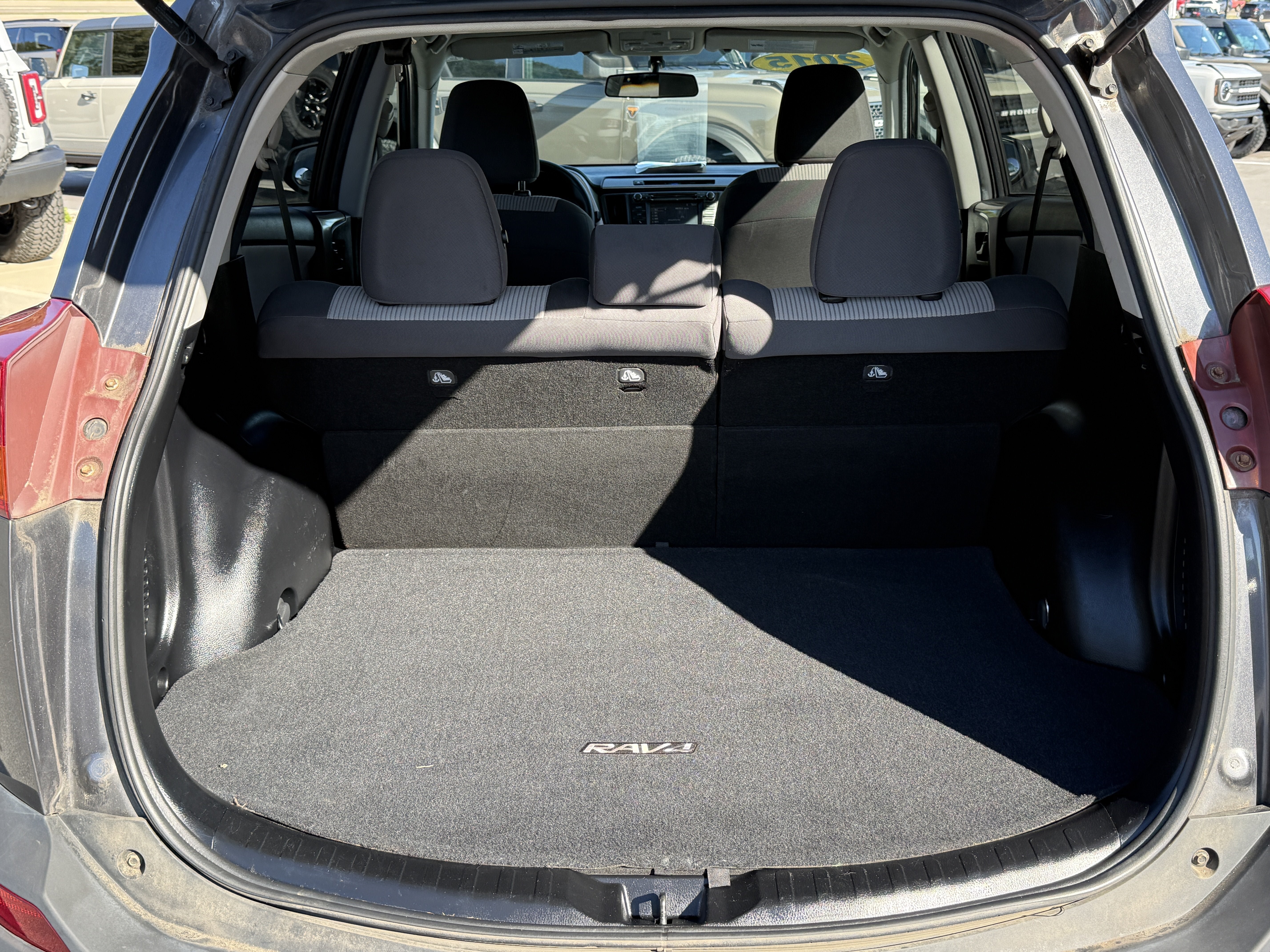 Used 2015 Toyota RAV4 LE AWD/4WD image 13