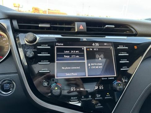 Used 2018 Toyota Camry XSE image 16