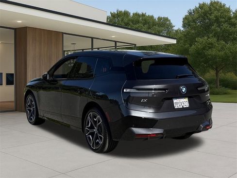 Used 2025 BMW iX xDrive50 w/ Sport Package image 6