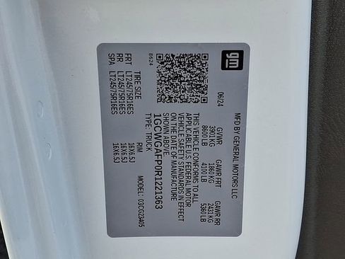 Certified 2024 Chevrolet Express 2500 w/ Driver Convenience Package RWD image 24